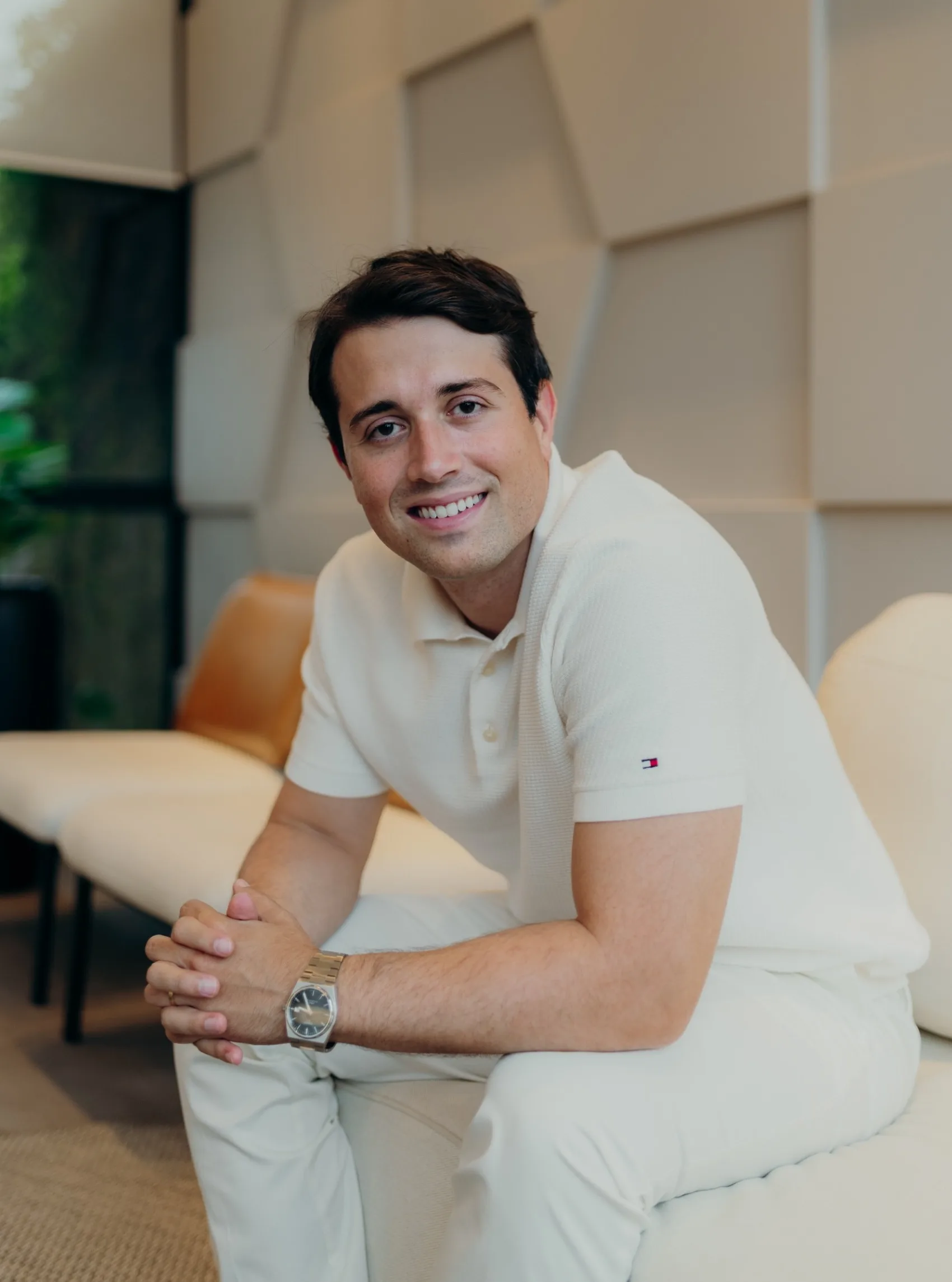 Dr. João Francisco Oliveira, médico especialista em transplante capilar FUE em Criciúma